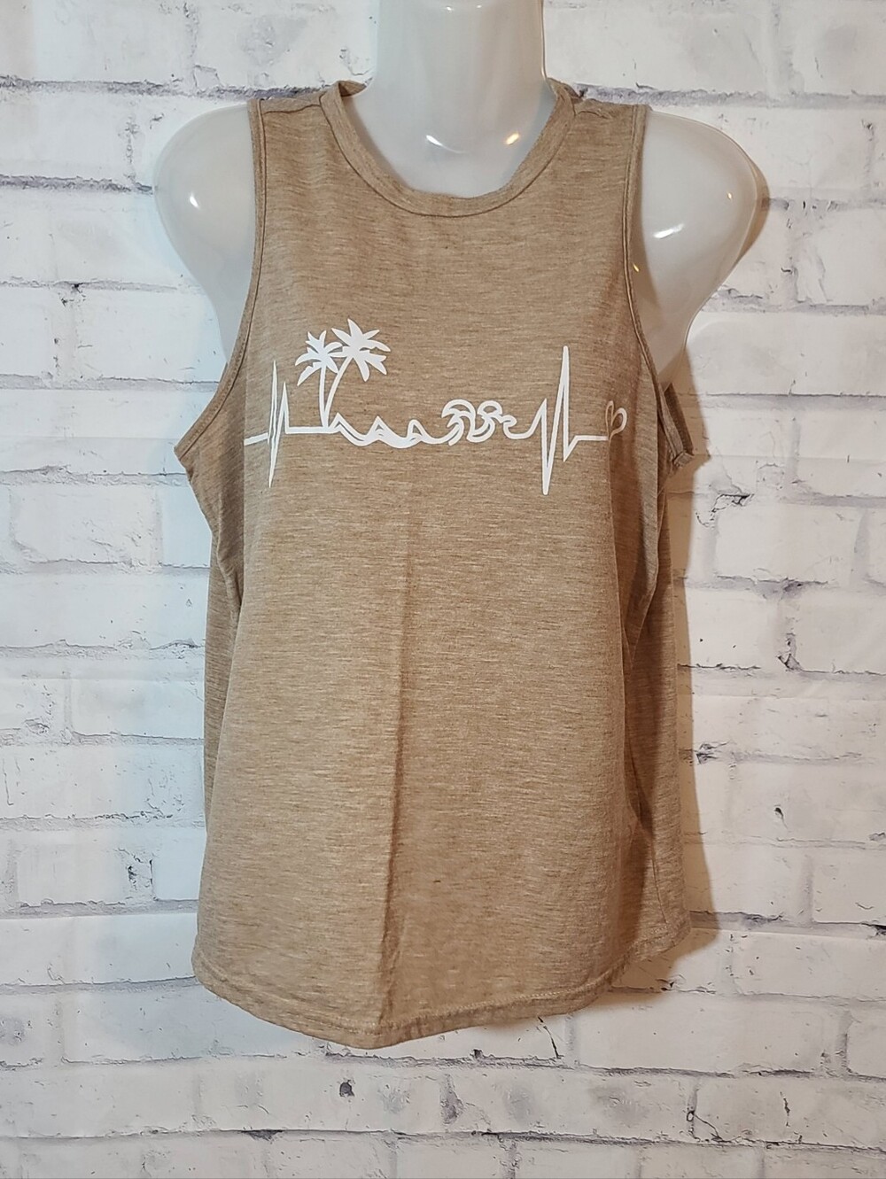 Beach Heartbeat EKG Summer Print Tank Top Med